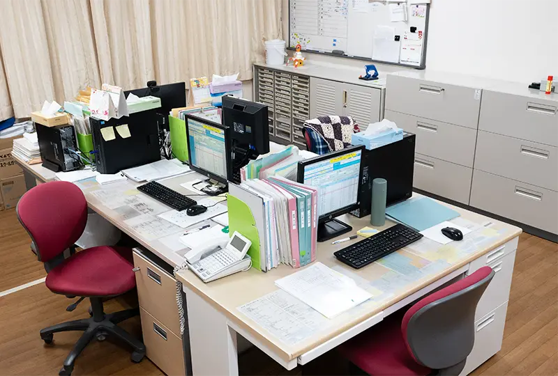 福寿草（ふくじゅそう）の事務所内